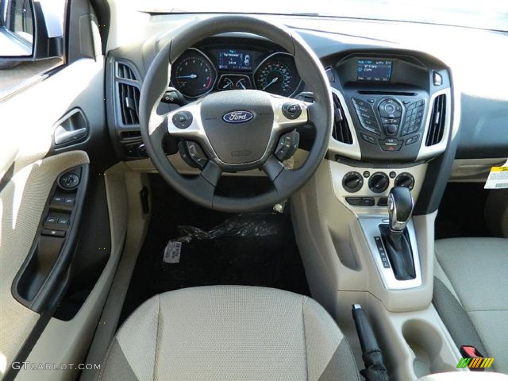 2012 Focus SE Sedan - Oxford White / Stone photo #13