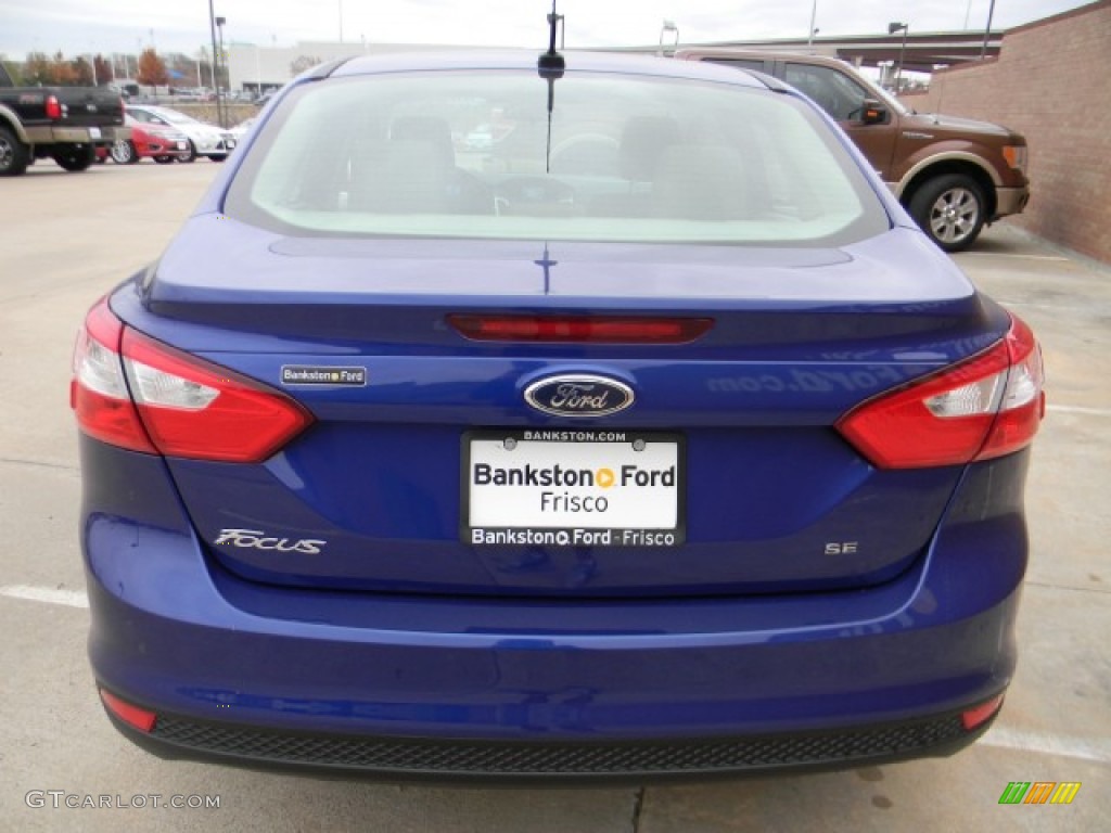 2012 Focus SE Sedan - Sonic Blue Metallic / Stone photo #4