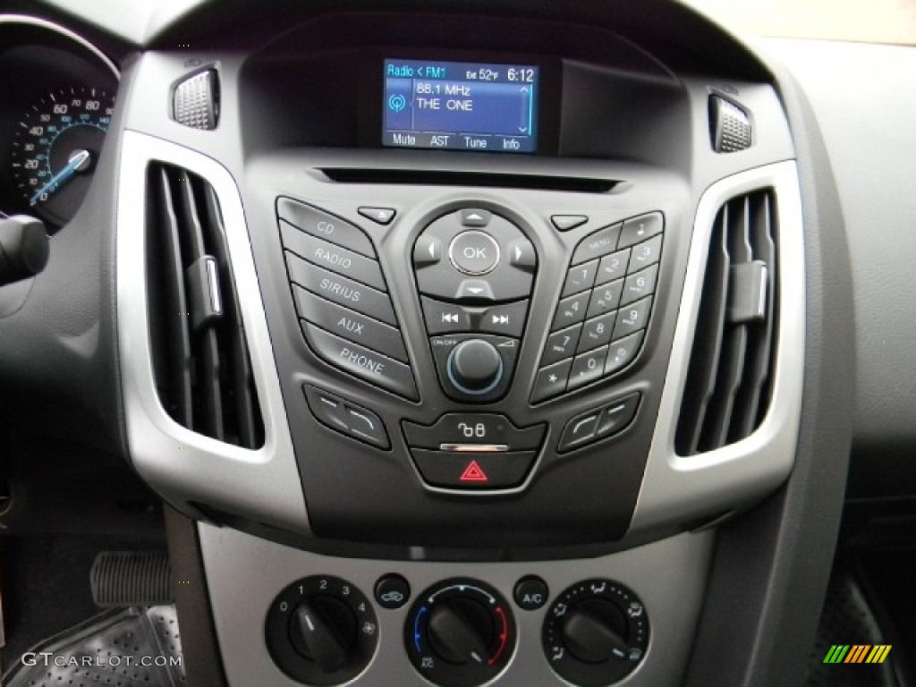 2012 Ford Focus SE Sport Sedan Controls Photo #58314387