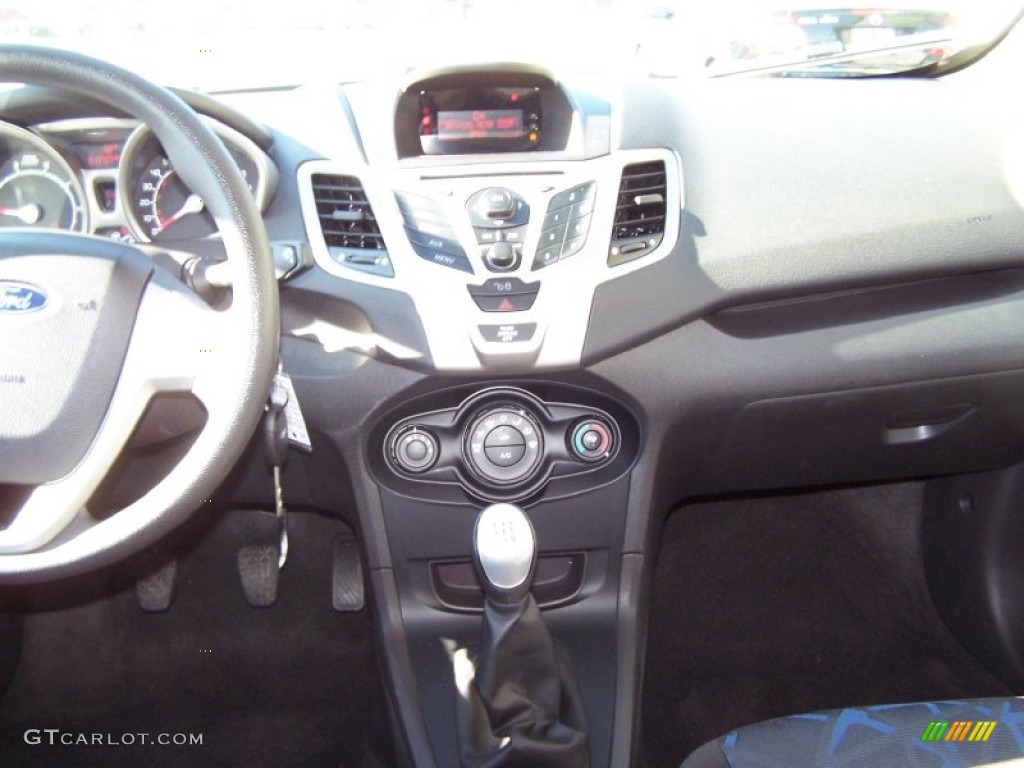 2011 Ford Fiesta SE Sedan Controls Photo #58315666
