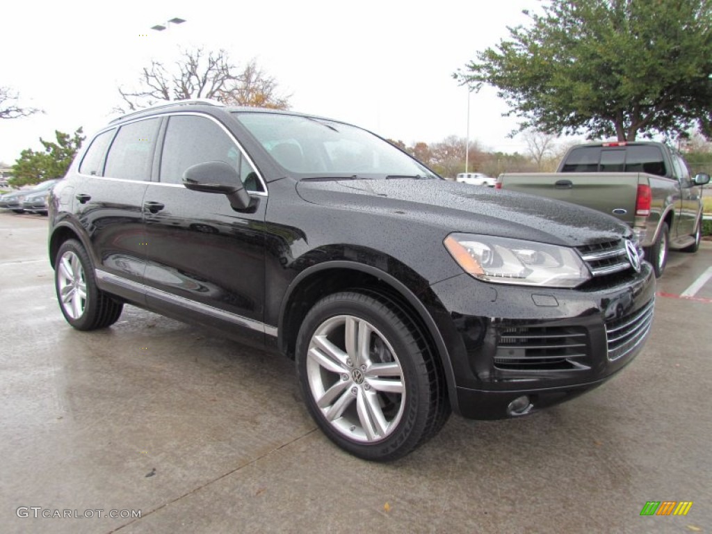 2011 Volkswagen Touareg TDI Executive 4XMotion Exterior Photos