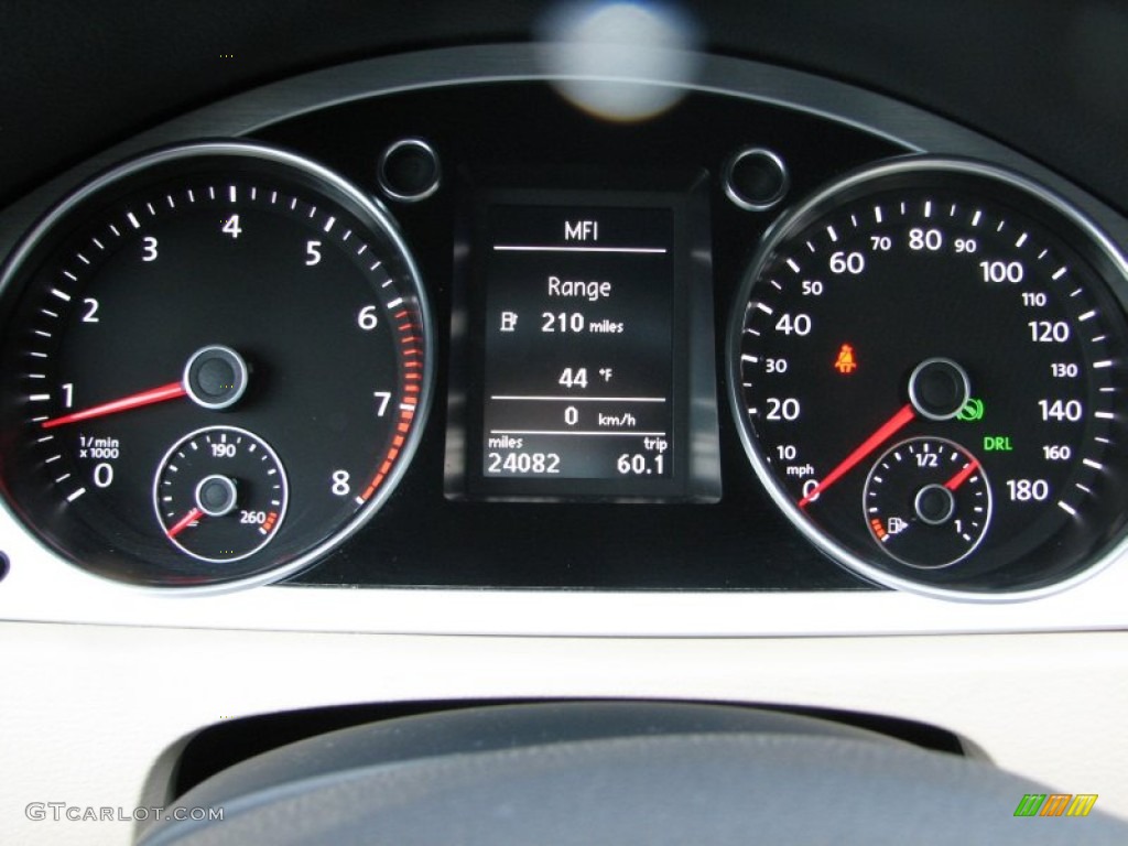 2009 Volkswagen CC VR6 4Motion Gauges Photos