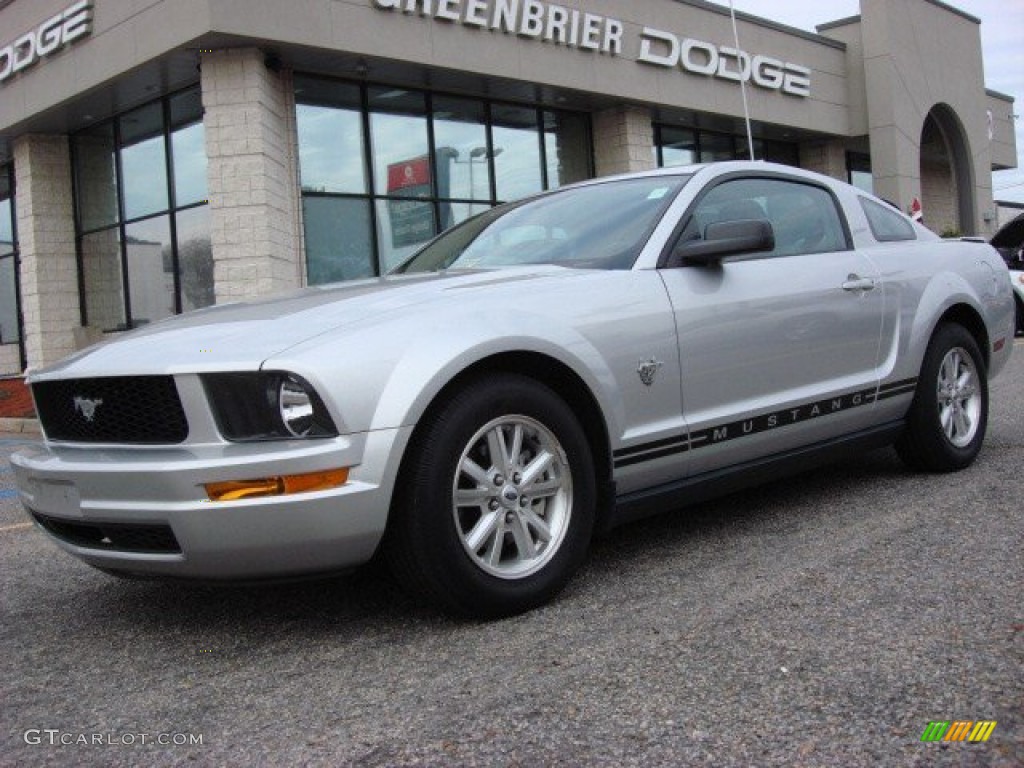 2009 Mustang V6 Premium Coupe - Brilliant Silver Metallic / Light Graphite photo #2