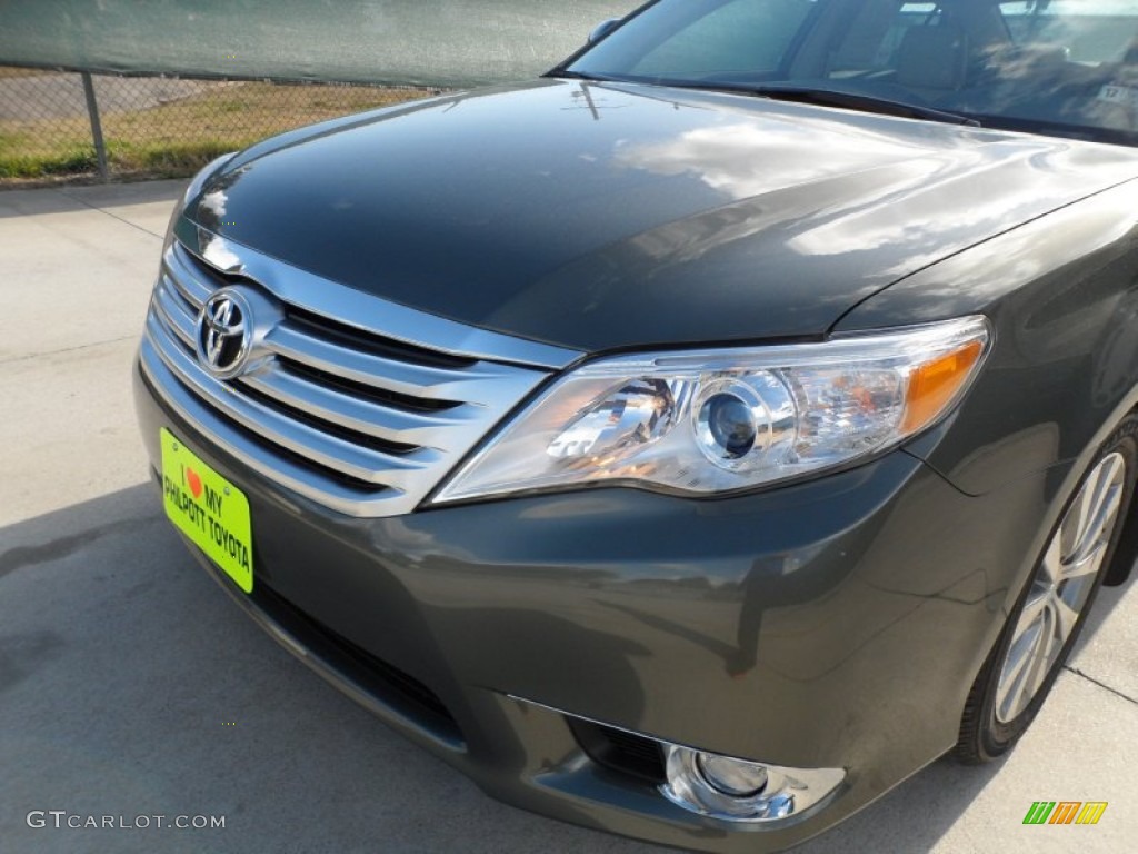 2012 Avalon Limited - Cypress Green Pearl / Ivory photo #10