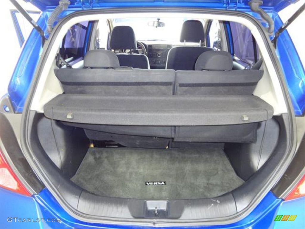 2008 Versa 1.8 S Hatchback - Sapphire Blue / Charcoal photo #11