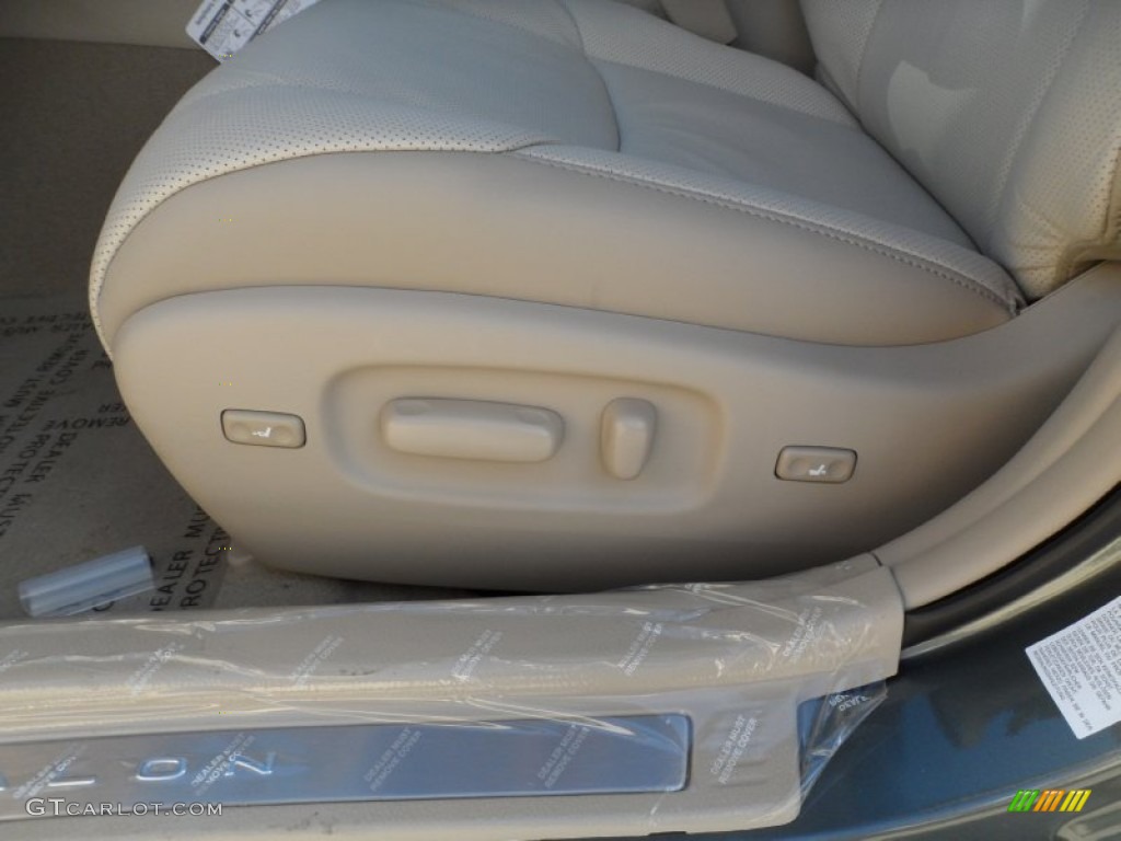 2012 Avalon Limited - Cypress Green Pearl / Ivory photo #24