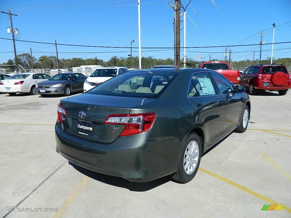 2012 Camry LE - Cypress Green Pearl / Ivory photo #5