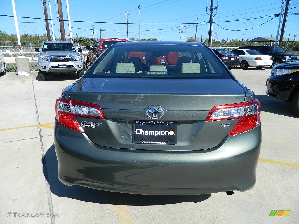2012 Camry LE - Cypress Green Pearl / Ivory photo #6