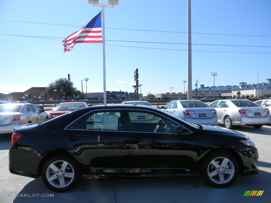 2012 Camry SE - Attitude Black Metallic / Black photo #4