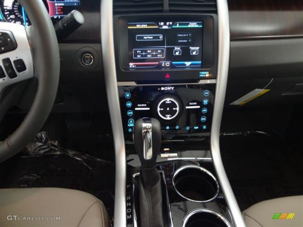 2012 Edge Limited - White Platinum Metallic Tri-Coat / Medium Light Stone photo #17