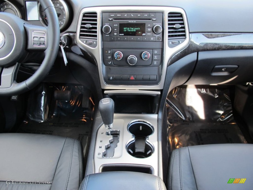 2011 Jeep Grand Cherokee Laredo X Package Controls Photo #58344800