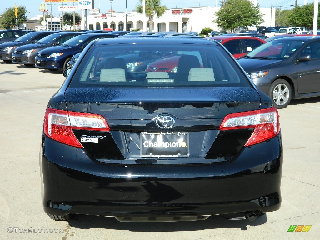 2012 Camry L - Attitude Black Metallic / Ash photo #5