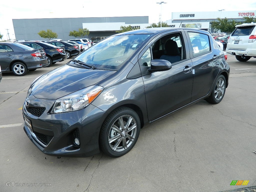 Magnetic Gray Metallic 2012 Toyota Yaris SE 5 Door Exterior Photo #58349963