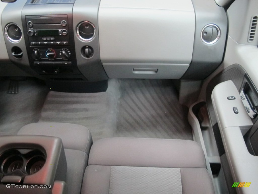 2004 F150 XLT SuperCab - Dark Shadow Grey Metallic / Tan photo #28