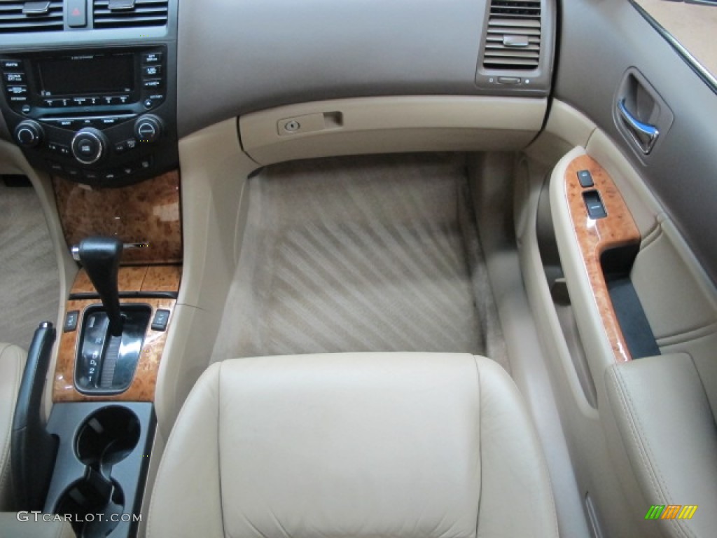 2004 Accord EX-L Sedan - Desert Mist Metallic / Ivory photo #28