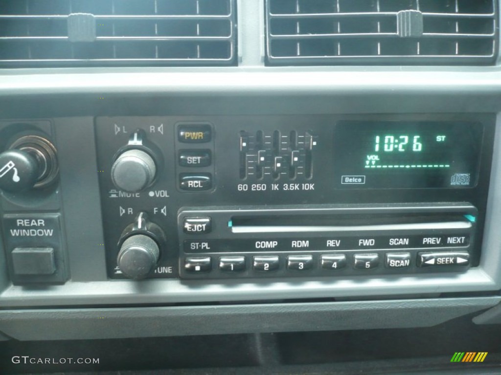 1993 GMC Jimmy Typhoon Audio System Photos