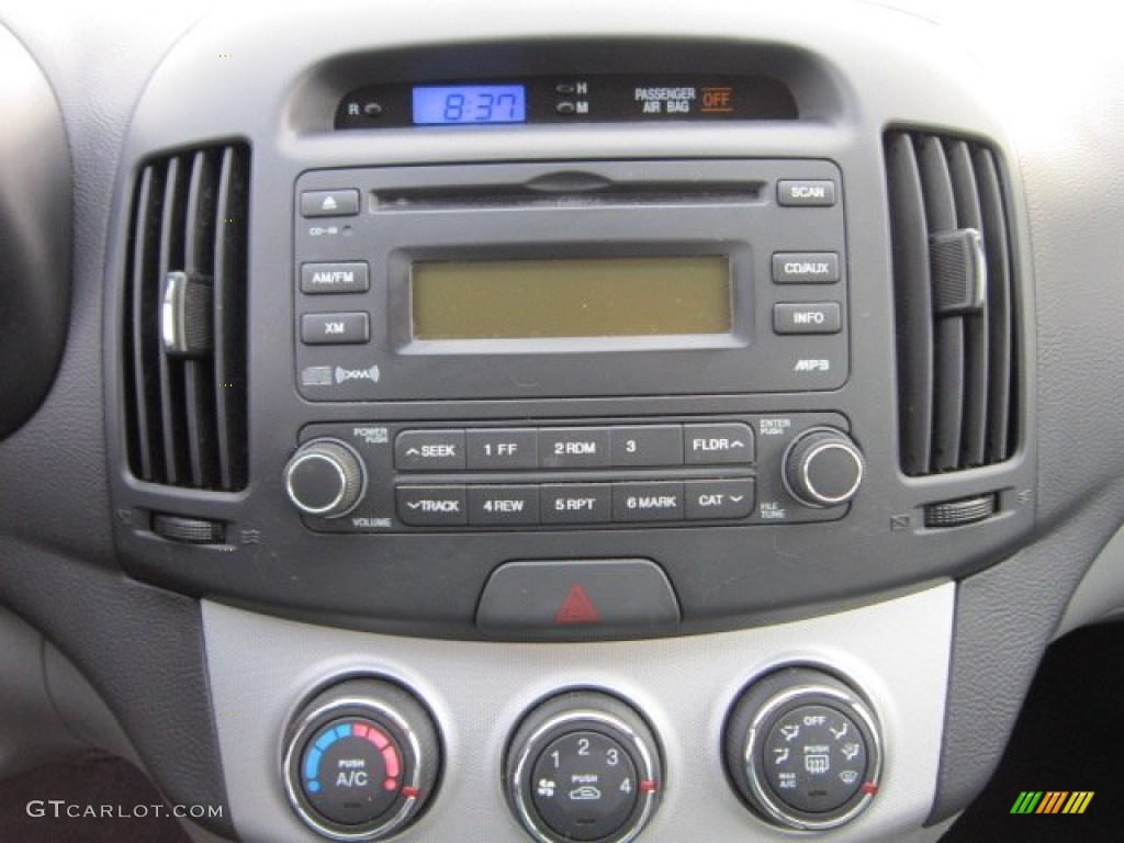 2008 Hyundai Elantra SE Sedan Controls Photo #58367445