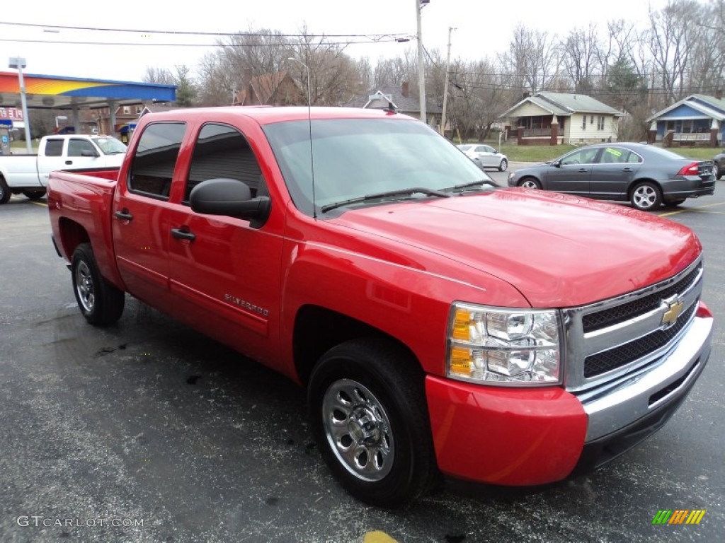 2010 Silverado 1500 LS Crew Cab - Victory Red / Dark Titanium photo #21