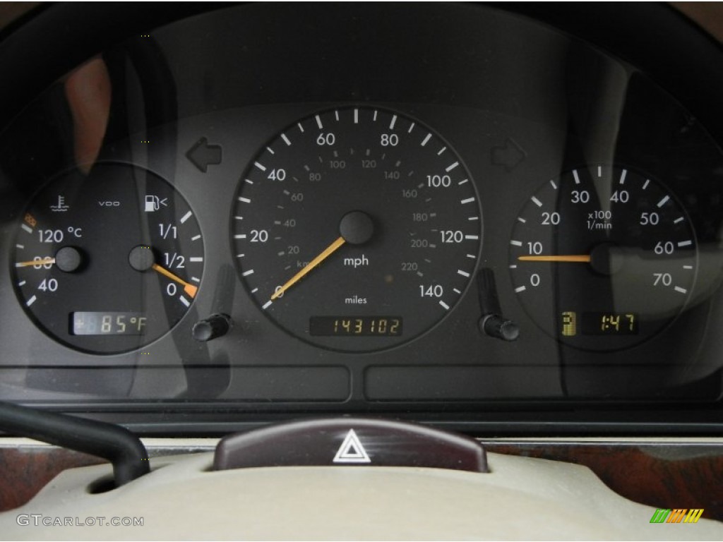 2001 Mercedes-Benz ML 430 4Matic Gauges Photo #58375593