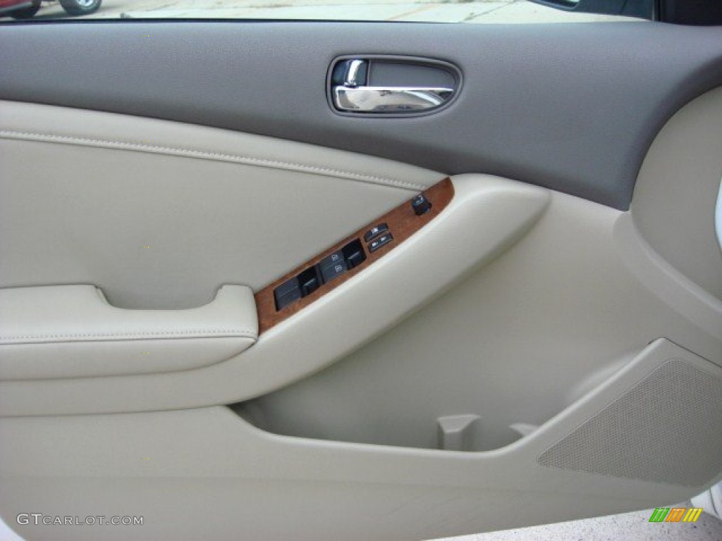 2008 Altima Hybrid - Winter Frost Pearl / Blond photo #15