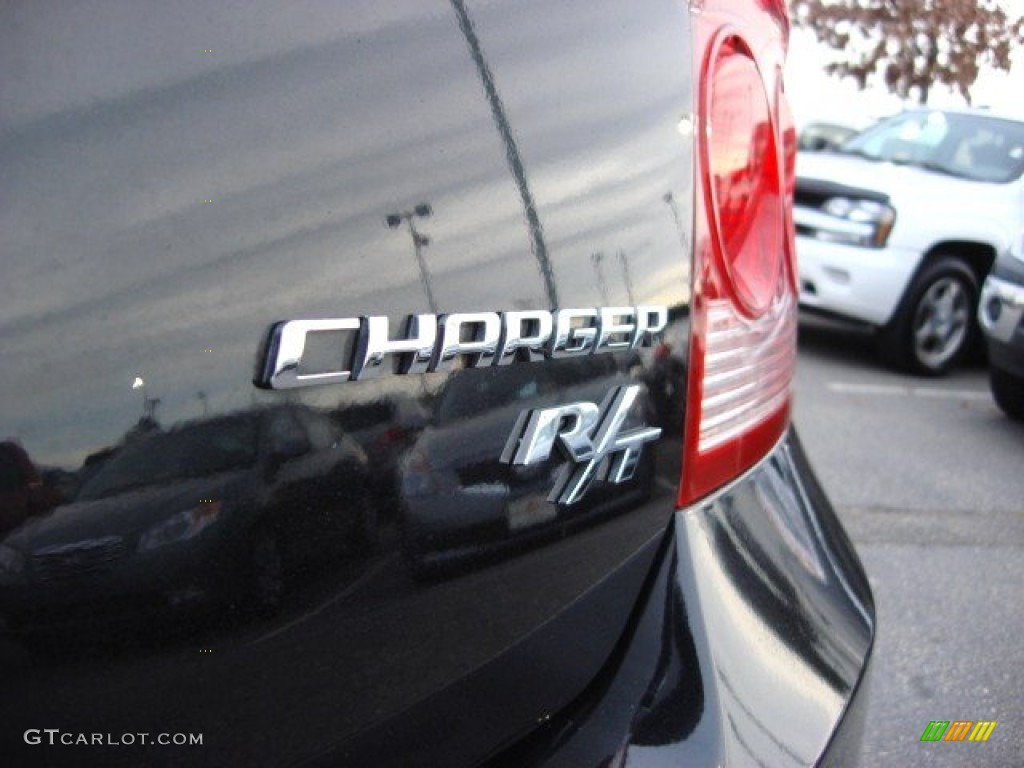 2010 Dodge Charger R/T Marks and Logos Photos