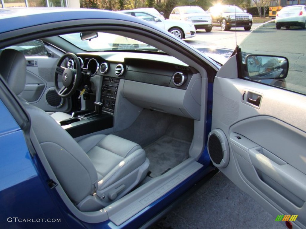 2006 Mustang V6 Premium Coupe - Vista Blue Metallic / Light Graphite photo #11