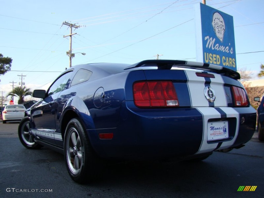 2006 Mustang V6 Premium Coupe - Vista Blue Metallic / Light Graphite photo #35
