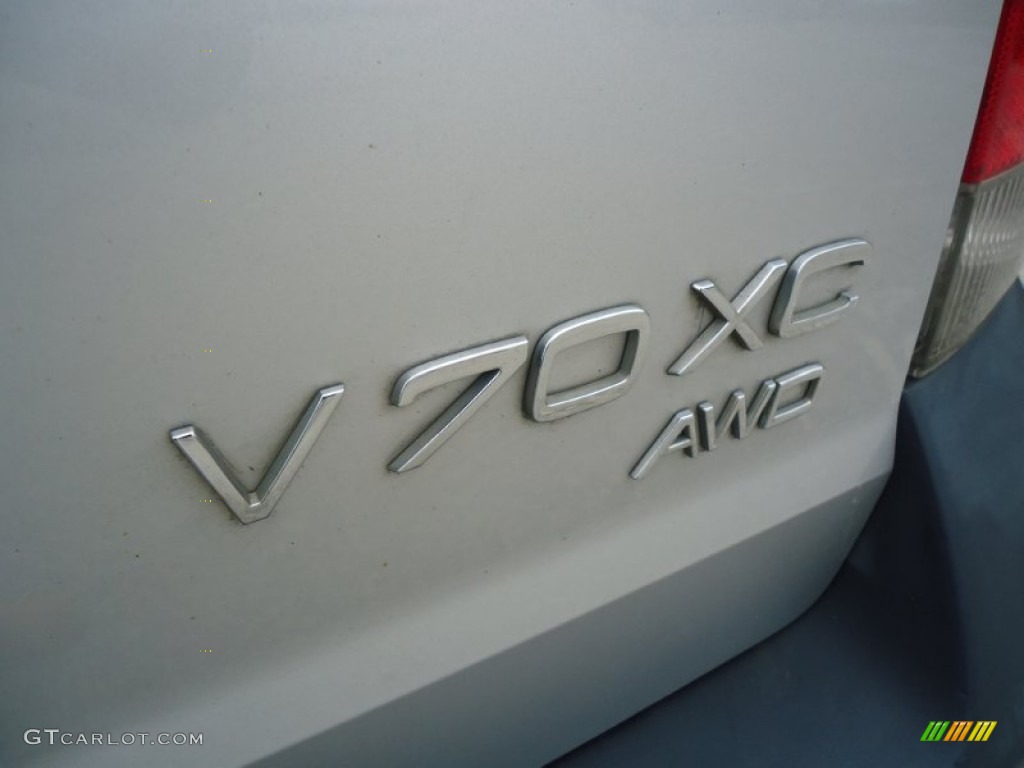 2001 Volvo V70 XC AWD Marks and Logos Photo #58380351
