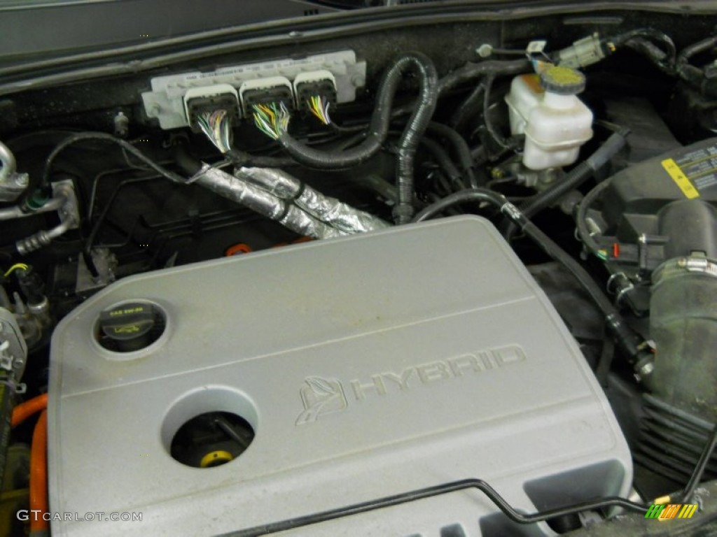 2010 Ford Escape Hybrid Limited 4WD Engine Photos