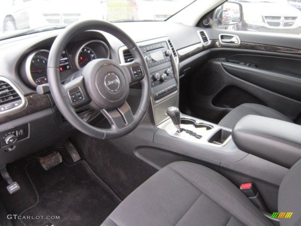 Black Interior 2011 Jeep Grand Cherokee Laredo 4x4 Photo #58383984