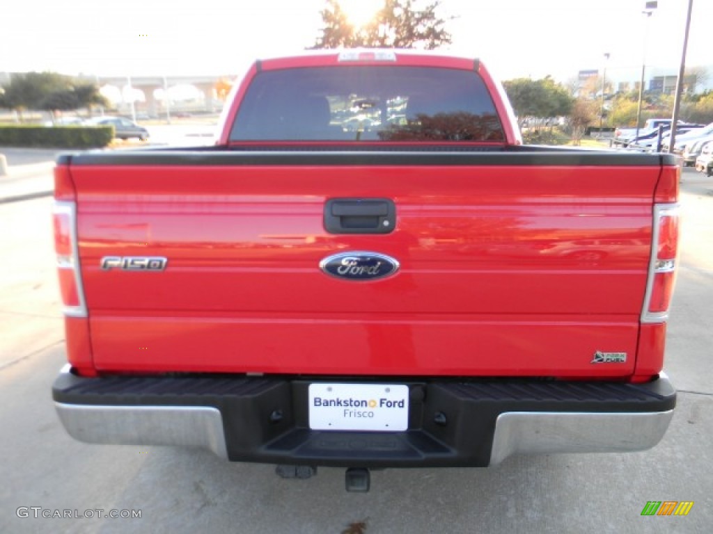 2010 F150 XLT SuperCrew - Vermillion Red / Medium Stone photo #4
