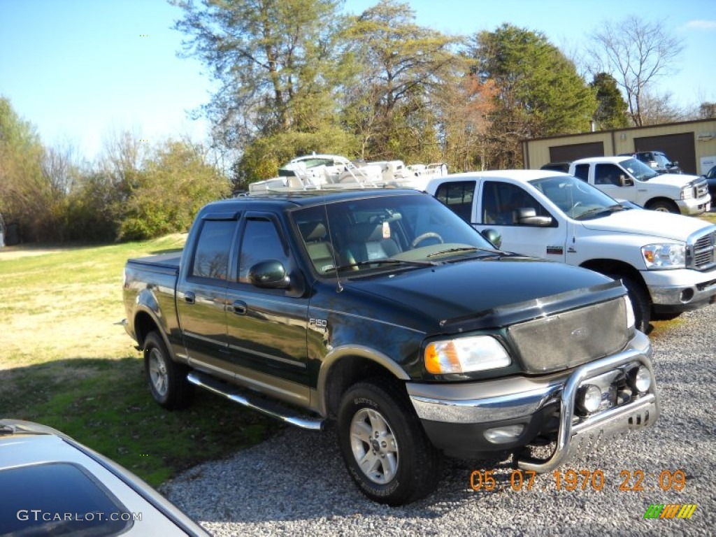 2002 F150 Lariat SuperCrew 4x4 - Dark Highland Green Metallic / Medium Parchment photo #10