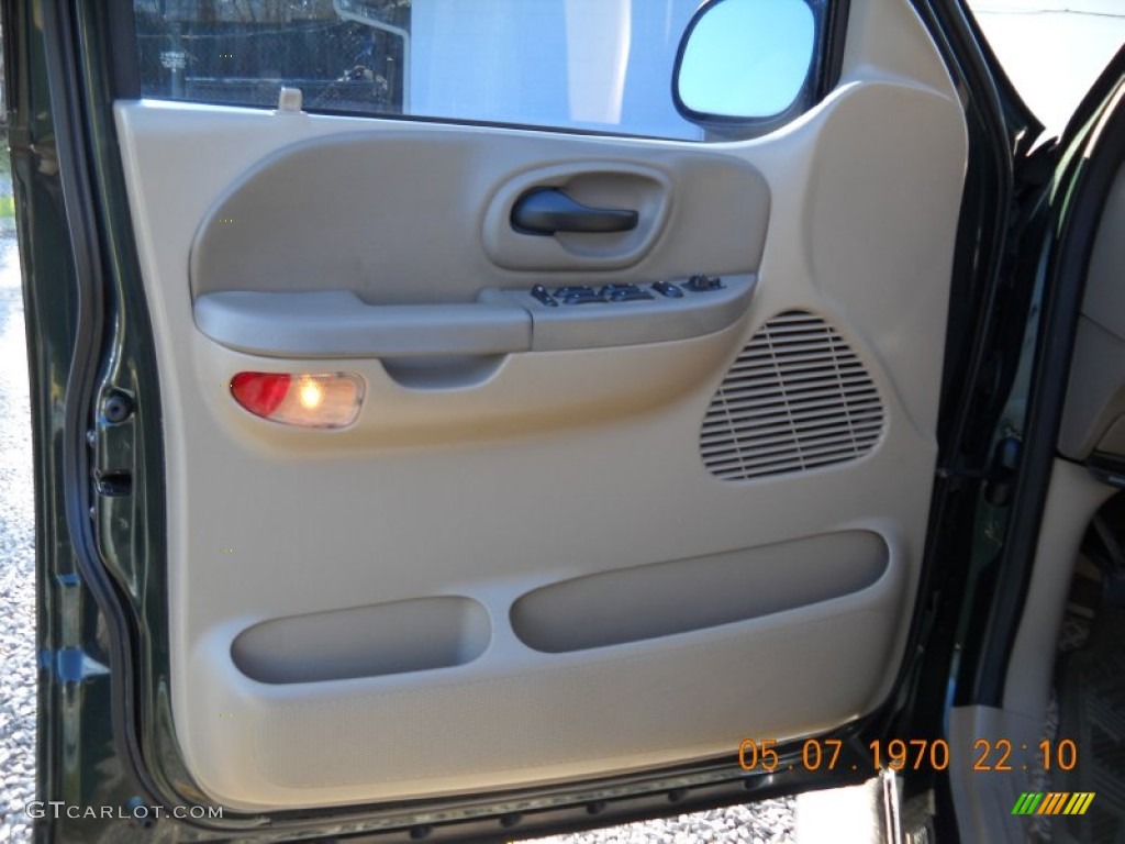 2002 F150 Lariat SuperCrew 4x4 - Dark Highland Green Metallic / Medium Parchment photo #17