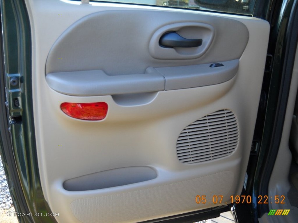 2002 F150 Lariat SuperCrew 4x4 - Dark Highland Green Metallic / Medium Parchment photo #37