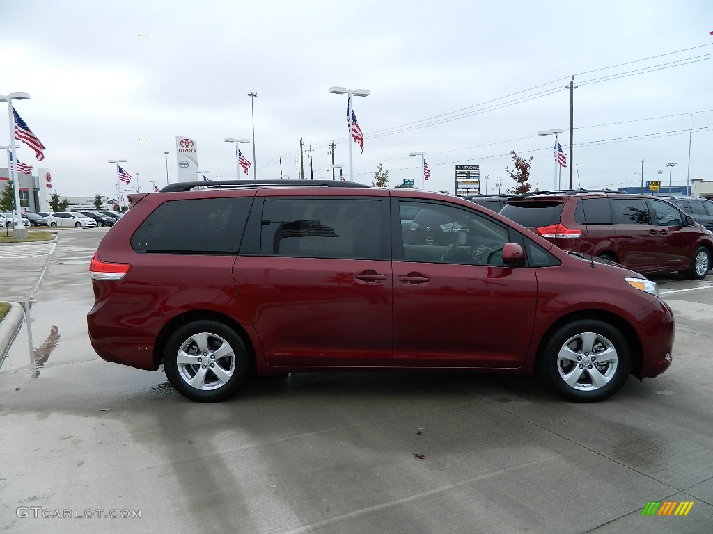 2012 Sienna LE - Salsa Red Pearl / Light Gray photo #4