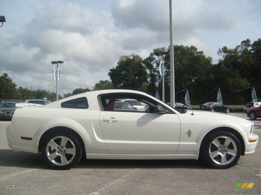 2005 Mustang GT Premium Coupe - Performance White / Red Leather photo #5