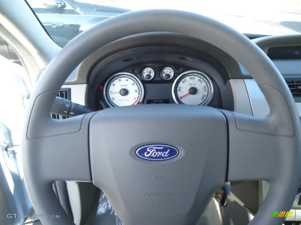 2008 Focus SE Sedan - Light Ice Blue Metallic / Medium Stone photo #33