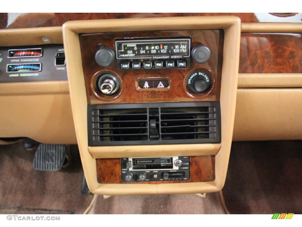 1981 Rolls-Royce Silver Spur Standard Silver Spur Model Controls Photo #58399016