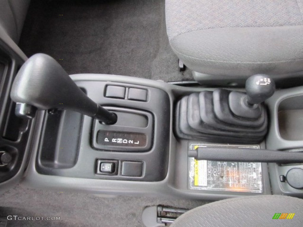 2002 Chevrolet Tracker 4WD Hard Top Transmission Photos