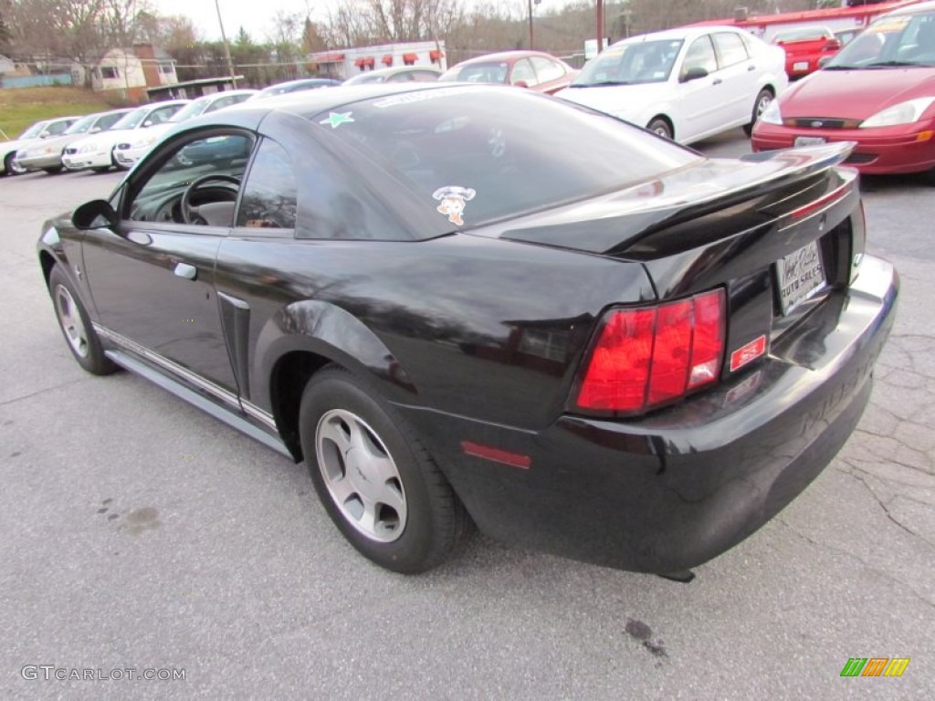 2000 Mustang V6 Coupe - Black / Dark Charcoal photo #7