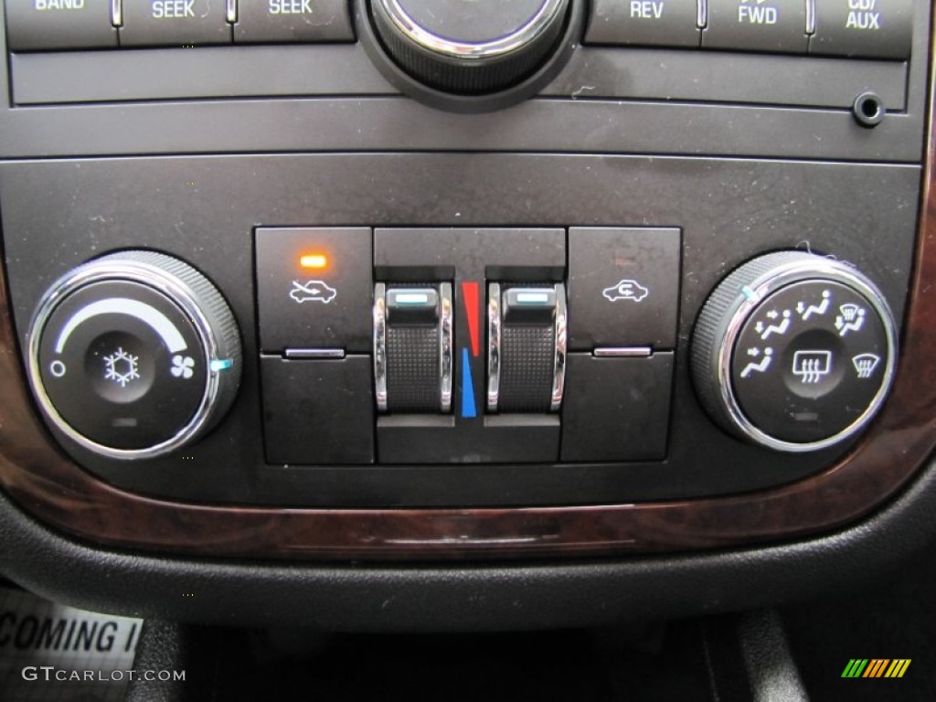 2011 Chevrolet Impala LT Controls Photo #58400522