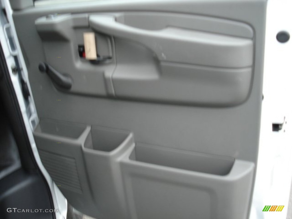 2011 Express 2500 Work Van - Summit White / Medium Pewter photo #16