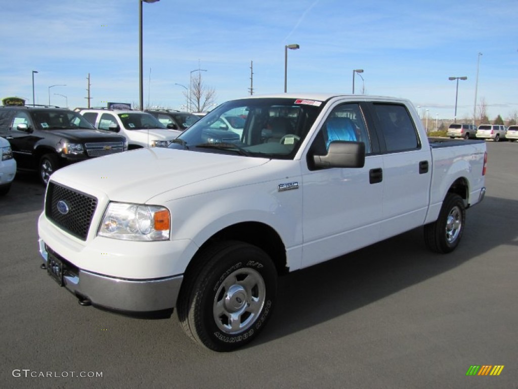 2005 F150 XLT SuperCrew 4x4 - Oxford White / Medium Flint/Dark Flint Grey photo #3