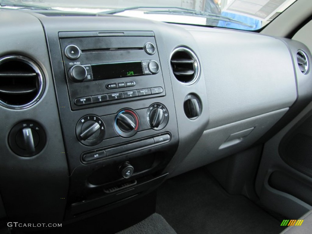 2005 F150 XLT SuperCrew 4x4 - Oxford White / Medium Flint/Dark Flint Grey photo #20