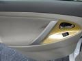 Super White - Camry XLE Photo No. 17