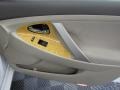 Super White - Camry XLE Photo No. 19
