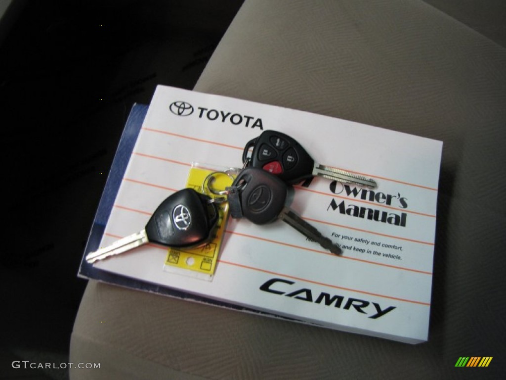 2007 Toyota Camry XLE Keys Photos