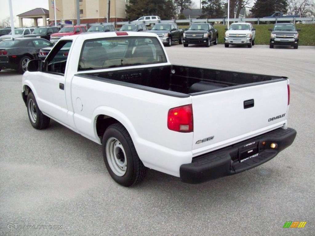 2003 S10 Regular Cab - Summit White / Graphite photo #2
