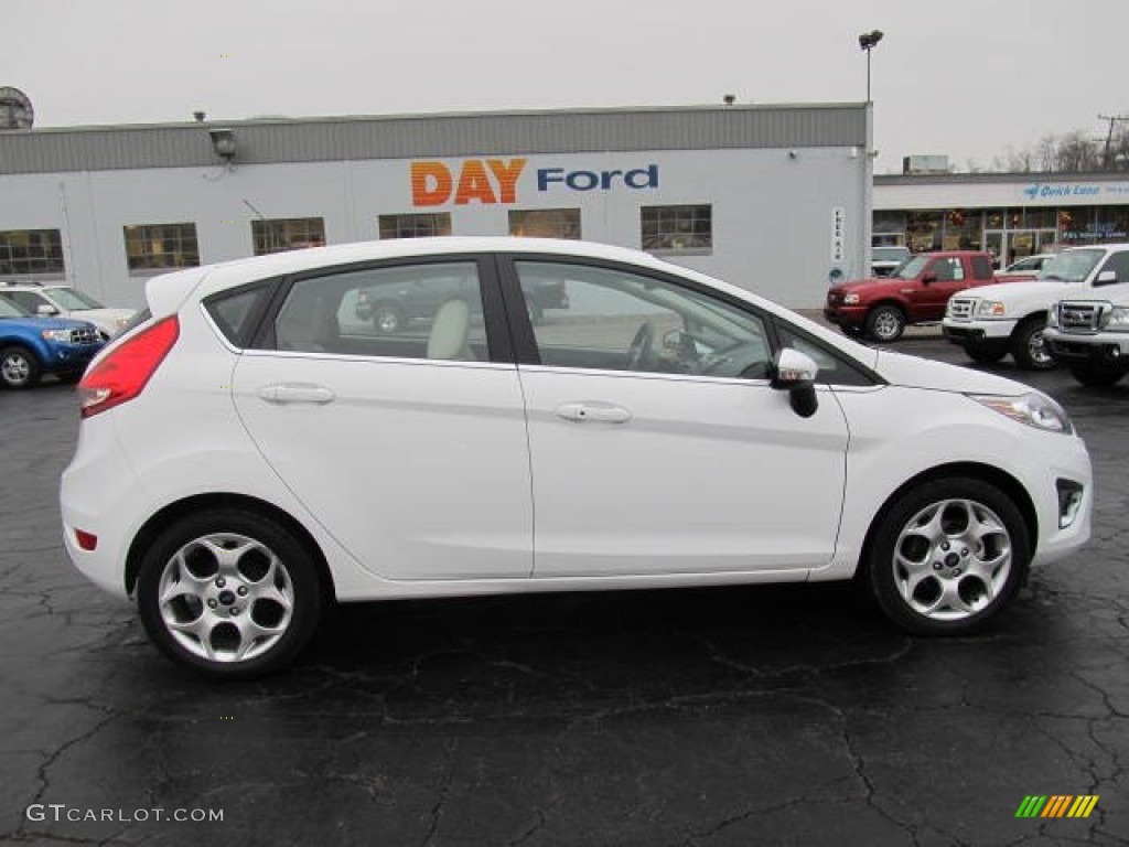 2011 Fiesta SES Hatchback - Oxford White / Cashmere/Charcoal Black Leather photo #4