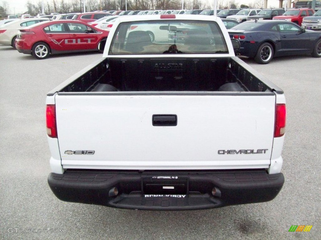 2003 S10 Regular Cab - Summit White / Graphite photo #13